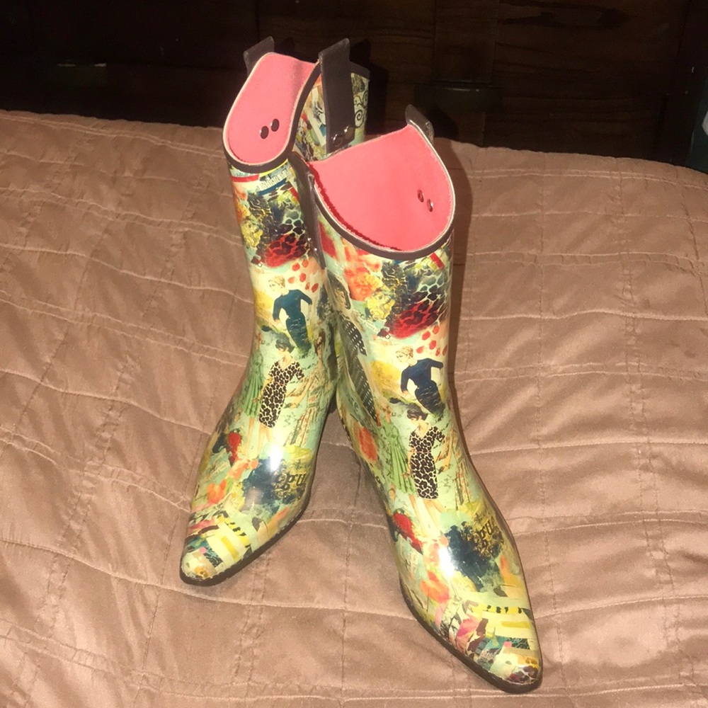 Sz: 9 Rain BOPS by Beehive Vintage Couture